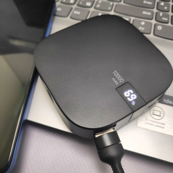 Портативное зарядное устройство Power Bank 10000 mAh / Micro Usb, Type C, Lightning- вход, 2 USB-выхода